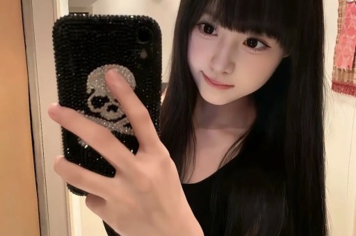 娱乐圈连环瓜：肖奈被传频接站台、牙疼小花被“牺牲”、长腿格格相亲走过场？