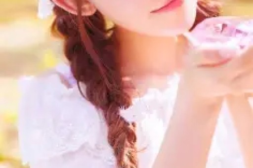这个坚强面对绝症的少女形象不仅让